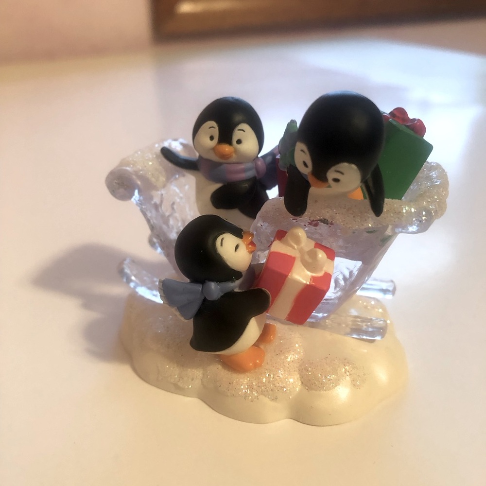 Hallmark keepsake - Present Packing Penguins